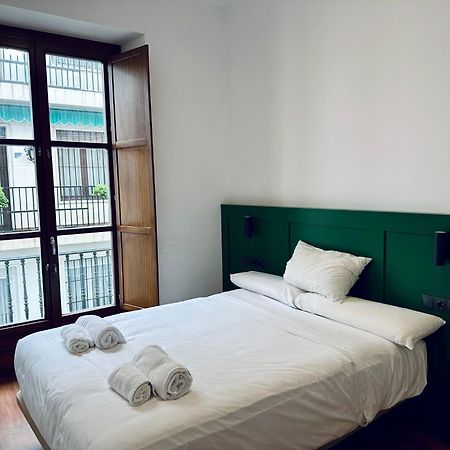 Catedral Square Apartment Севиля Екстериор снимка