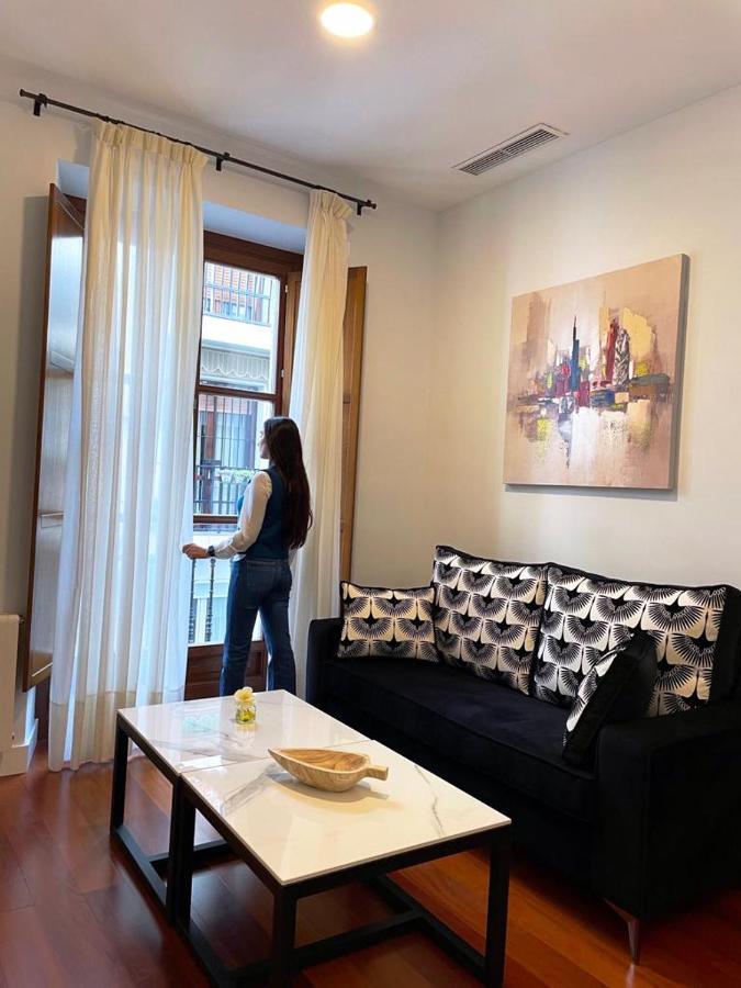 Catedral Square Apartment Севиля Екстериор снимка